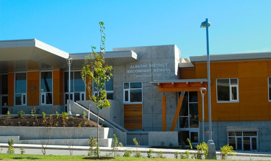 Shkollë e mesme në Kanada – Port Alberni District